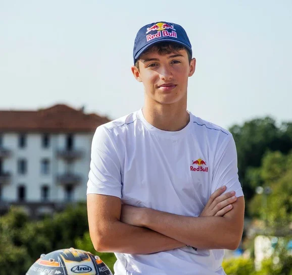 Mattia-Colnaghi-piloto-argentino-de-Formula-3-e1767110925557-optimized